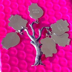 Sterling silver family tree brooch pin 6 charms children grandchildren profiles